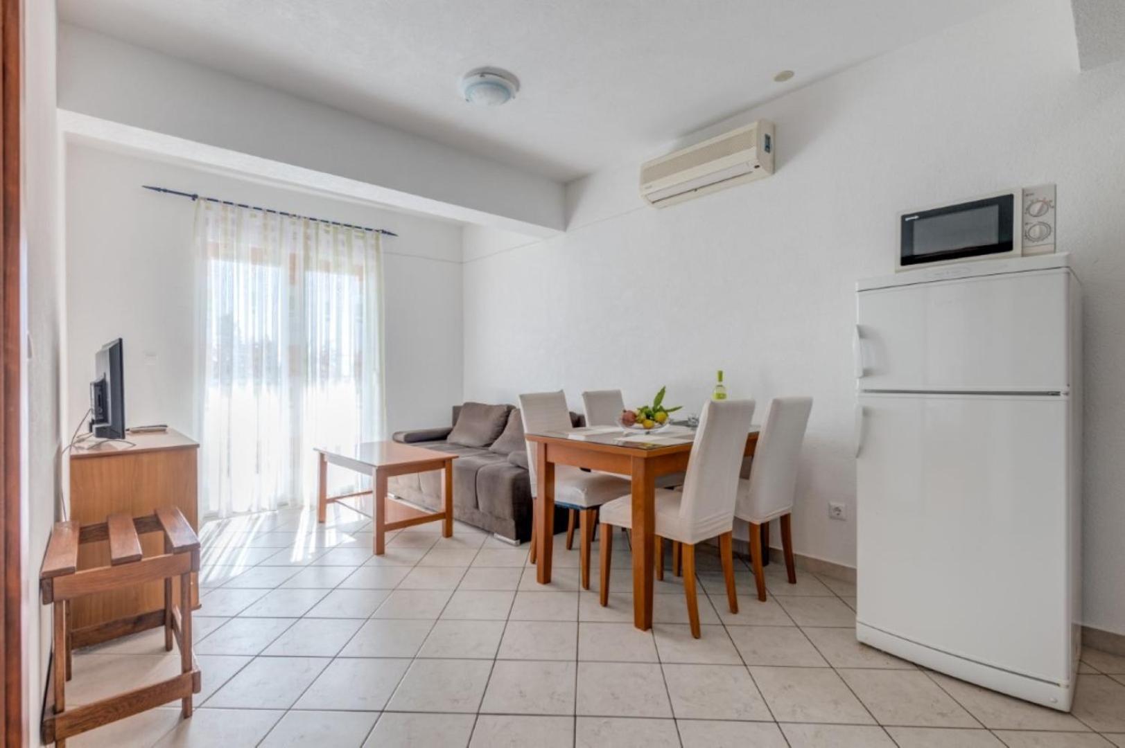 Ruza&Nikolina "1" Apartmani - Baška Voda Eksteriør bilde
