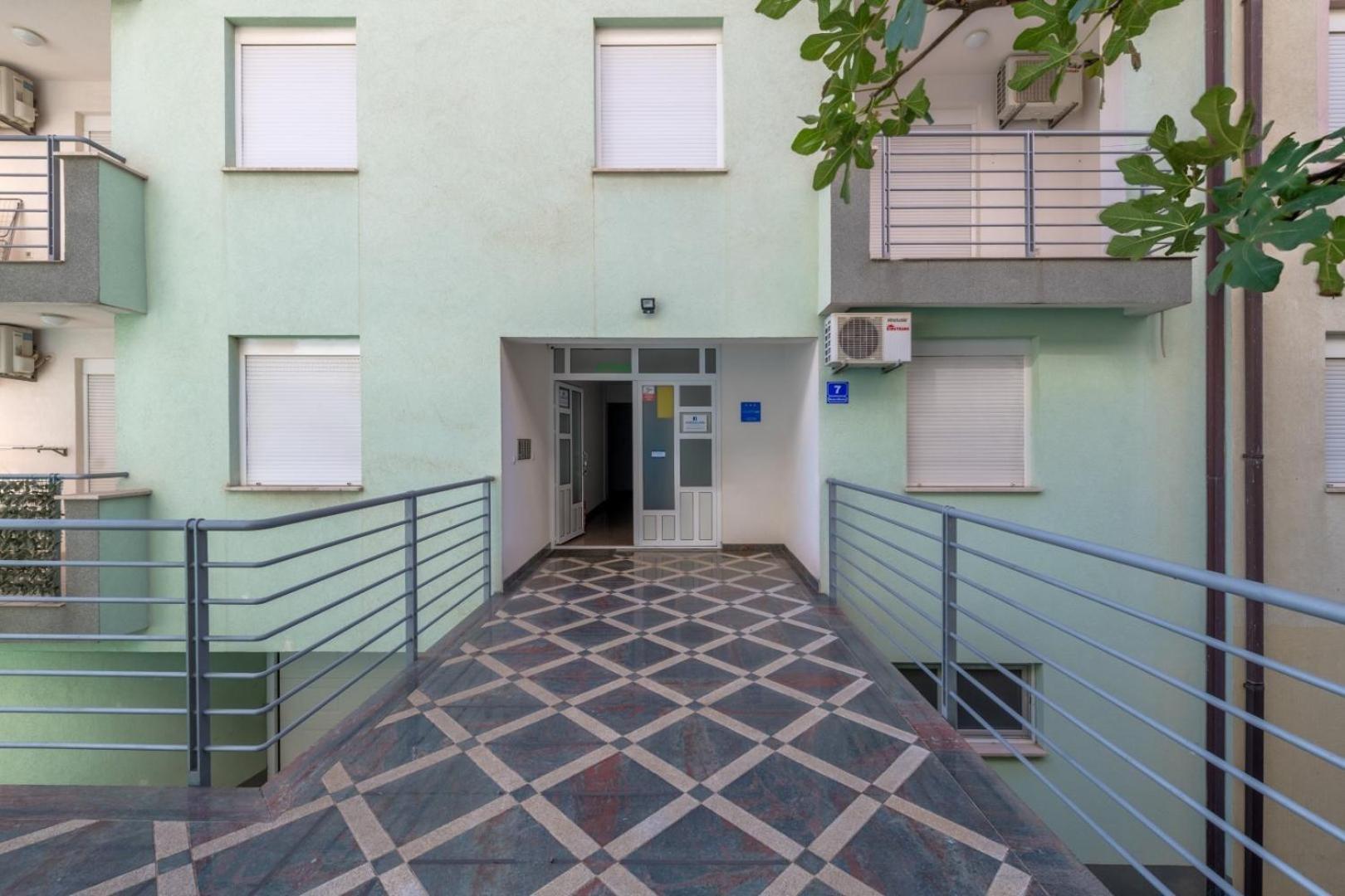 Ruza&Nikolina "1" Apartmani - Baška Voda Eksteriør bilde