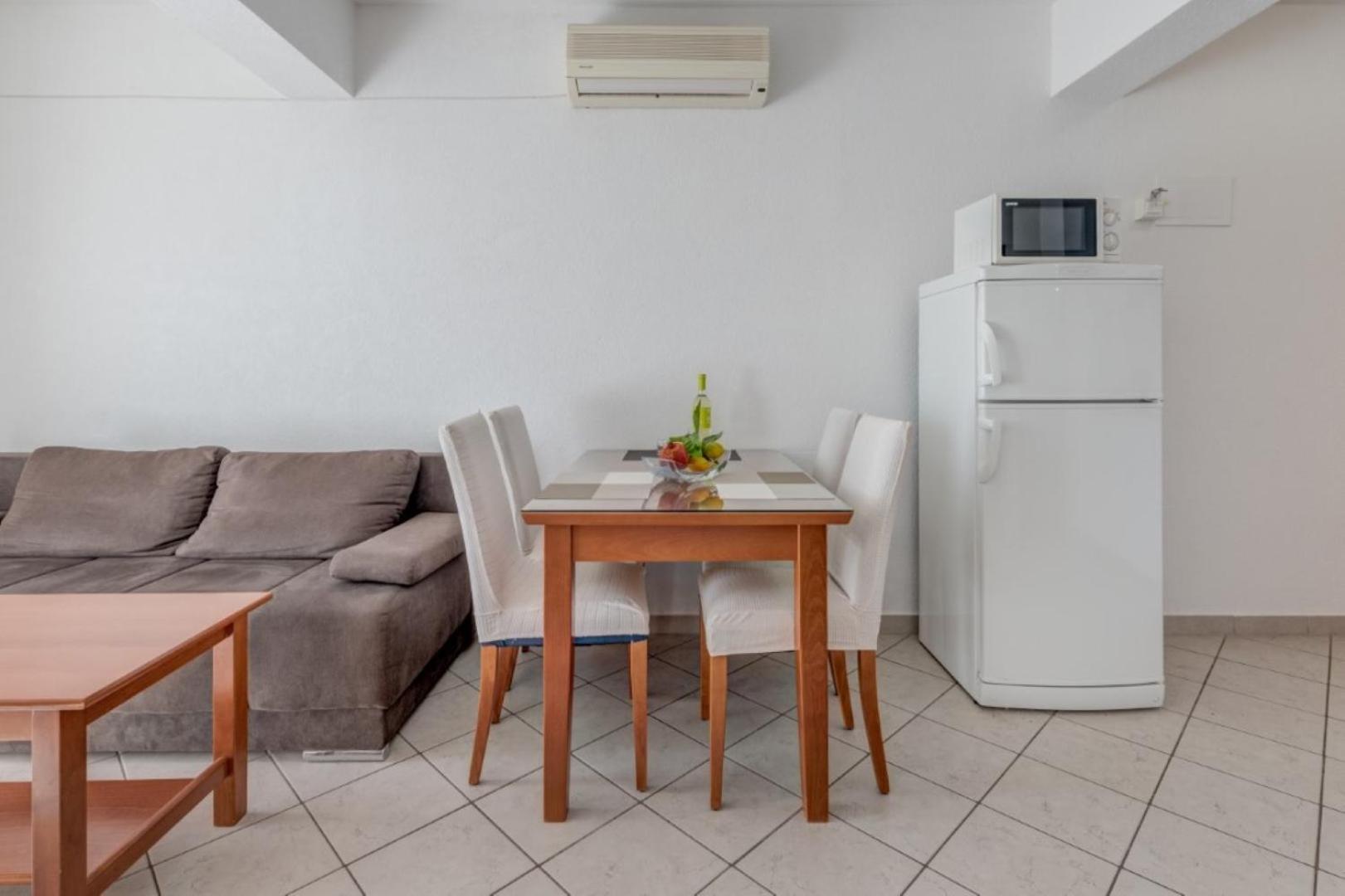 Ruza&Nikolina "1" Apartmani - Baška Voda Eksteriør bilde