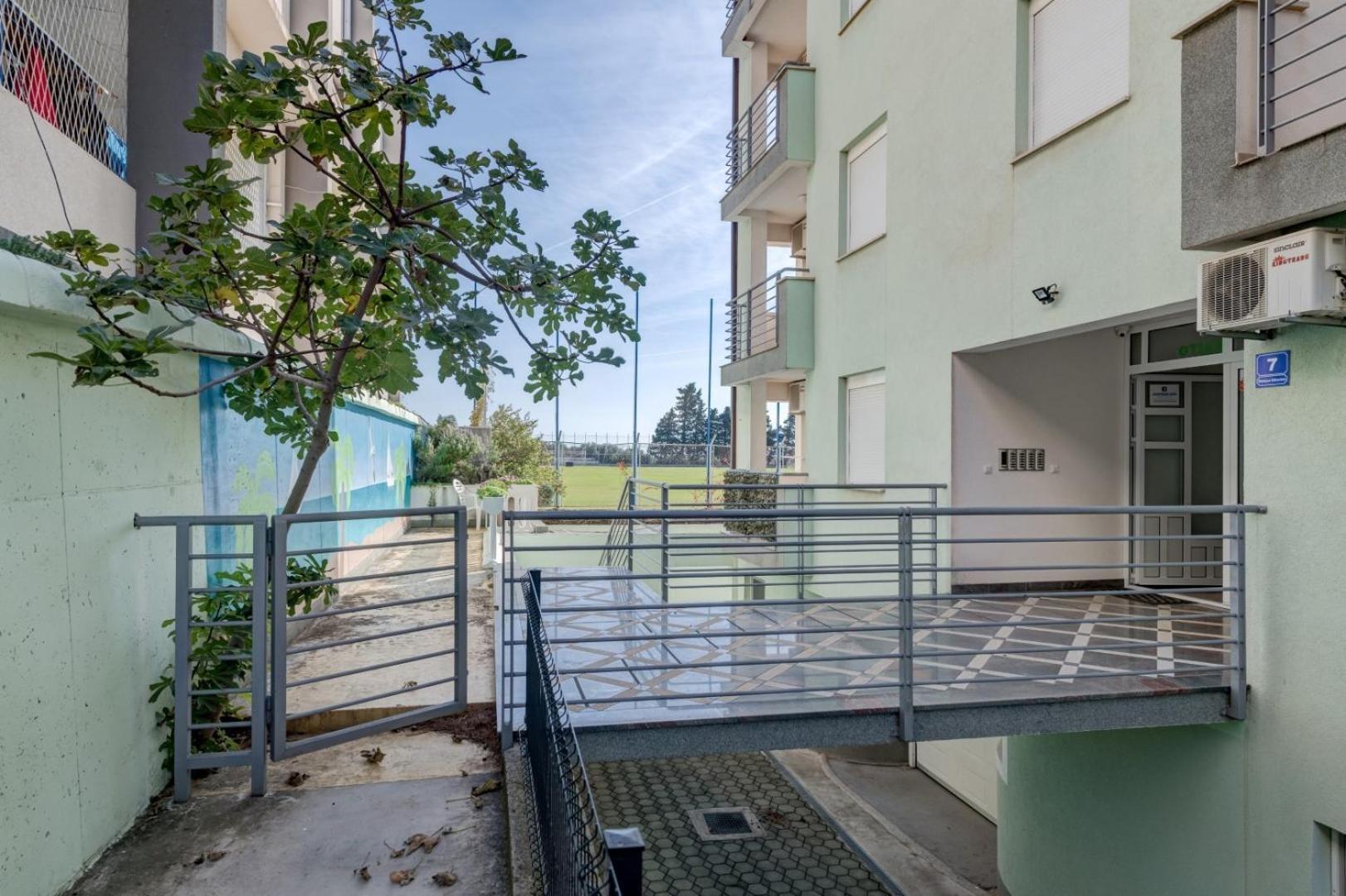 Ruza&Nikolina "1" Apartmani - Baška Voda Eksteriør bilde
