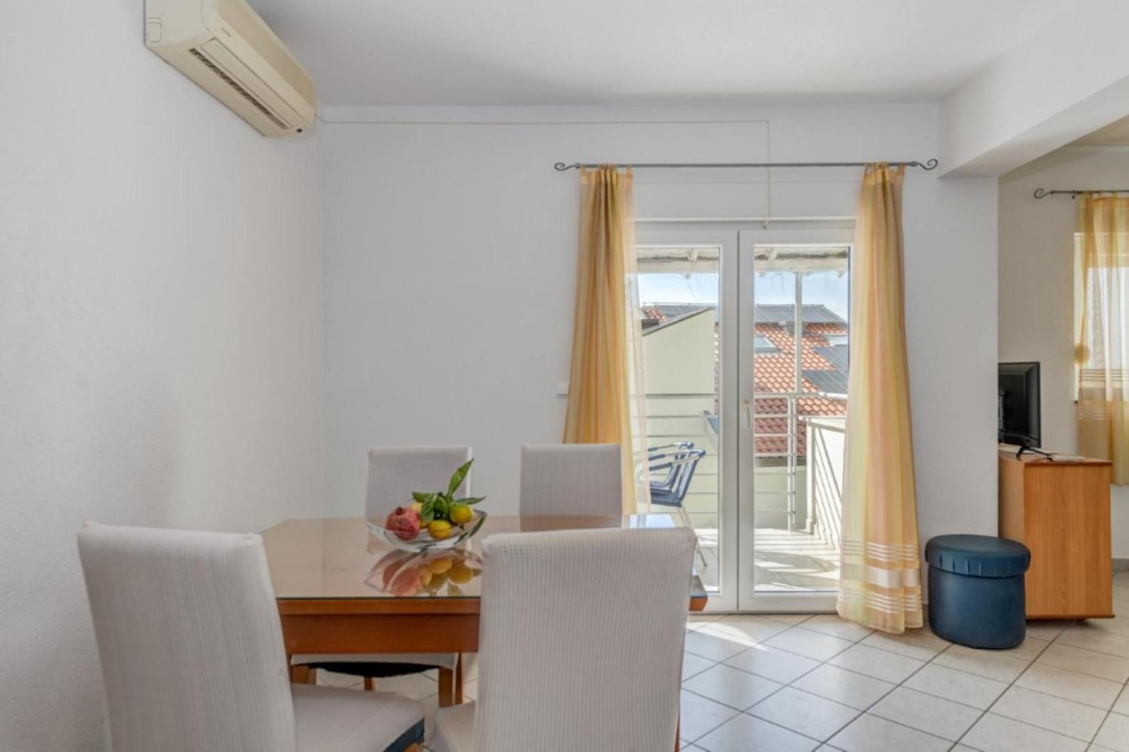Ruza&Nikolina "1" Apartmani - Baška Voda Eksteriør bilde