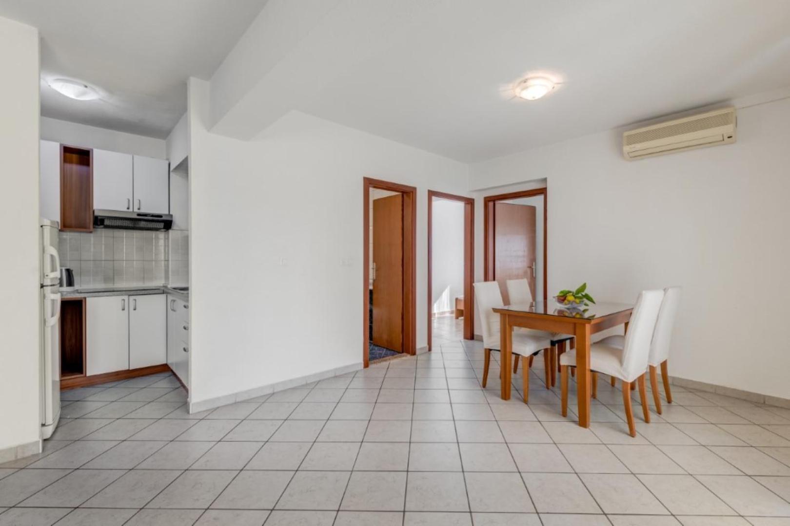 Ruza&Nikolina "1" Apartmani - Baška Voda Eksteriør bilde
