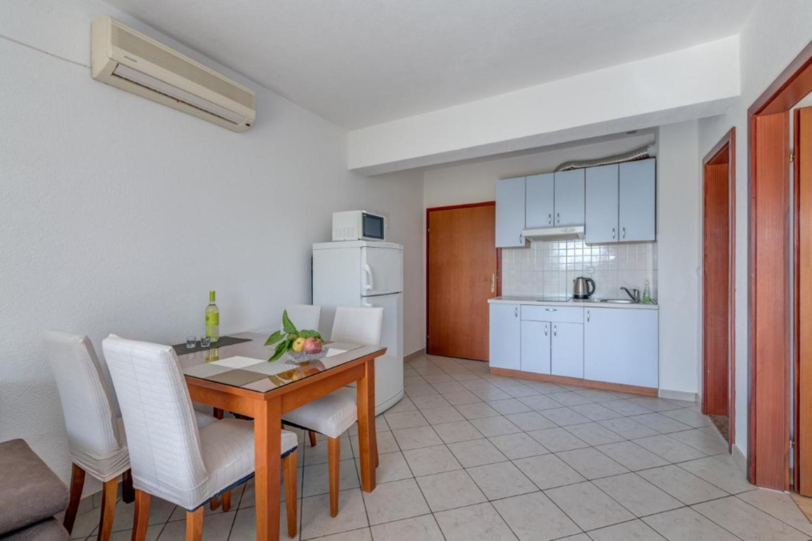 Ruza&Nikolina "1" Apartmani - Baška Voda Eksteriør bilde